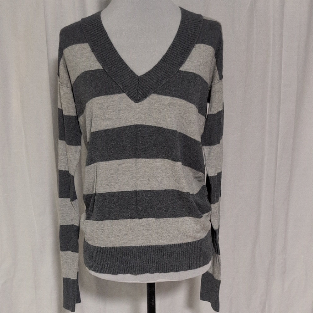 Mossimo Supply Co Gray V-Neck Sweater